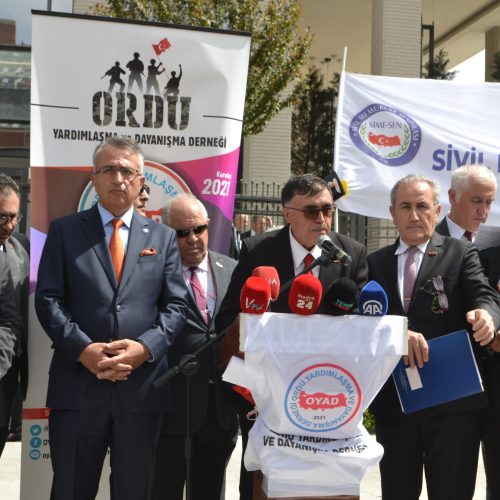 OYAD ( ORDU YARDIMLAŞMA ve DAYANIŞMA DERNEĞİ) OYAK ÖNÜNDE TOPLANDI.