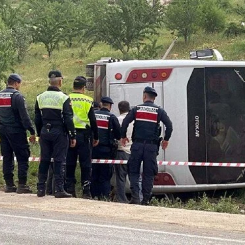 Gaziantep’te feci kaza: Astsubay öldü, 17 yaralı