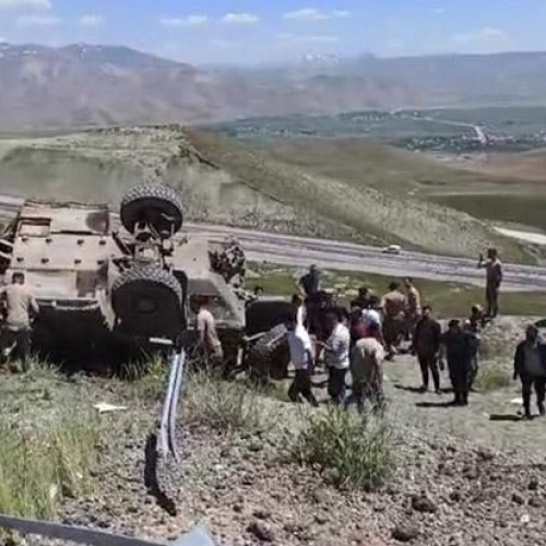 Van’da askeri araç kaza yaptı! Yaralılar var