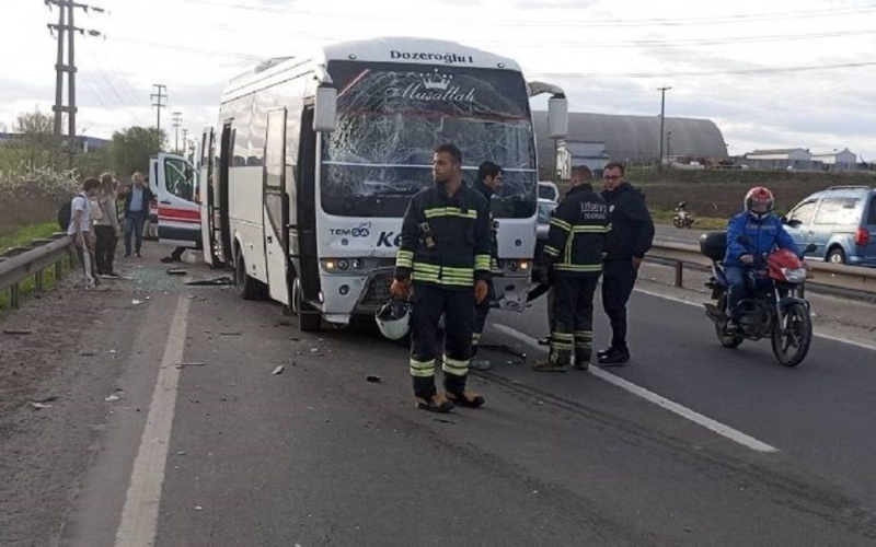 İşçi servisi askeri personel taşıyan servise çarptı: Çok sayıda yaralı var!