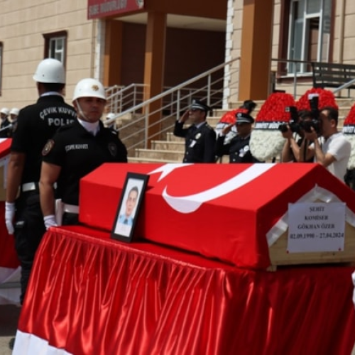 Karakolda dehşet: Polis, iki meslektaşını şehit etti