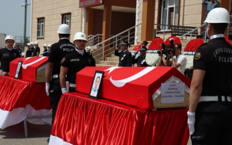 Karakolda dehşet: Polis, iki meslektaşını şehit etti